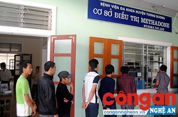 Người bệnh đến điều trị methadone tại Bệnh viện Đa khoa huyện Tương Dương