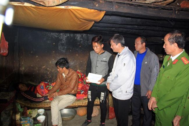 Lực lượng Công an và chính quyền địa phương thăm hỏi, động viên những nạn nhân trong vụ việc