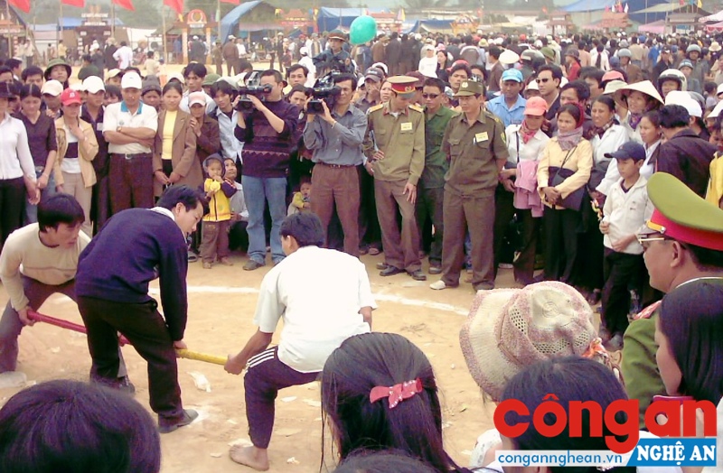 Các lực lượng chức năng tham gia đảm bảo ANTT tại các khu vui chơi, điểm du lịch