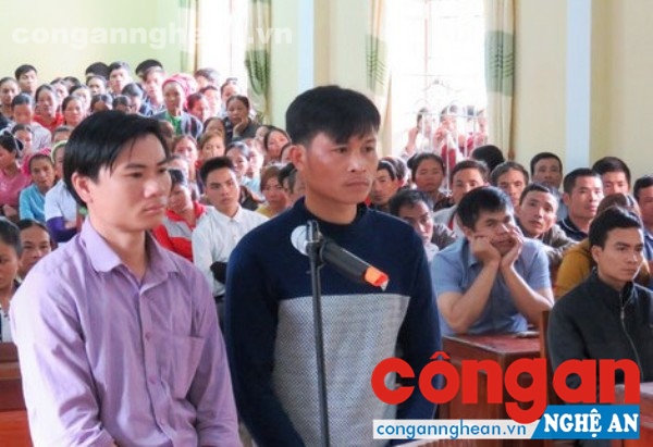 2 bị cáo Lợi và Hoàn tại phiên toà