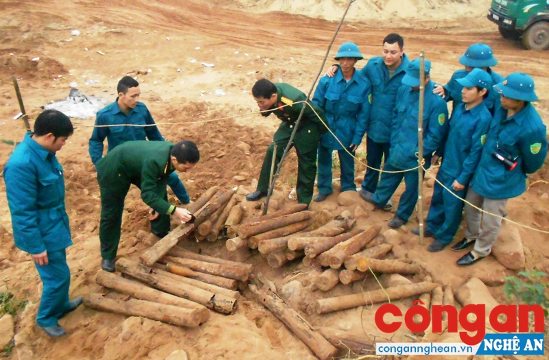 Ban chỉ huy Quân sự huyện thu gom số đạn pháo