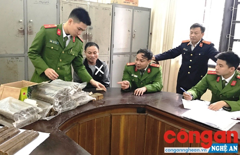 Công an TX Cửa Lò bắt giữ đối tượng (X) phạm pháp