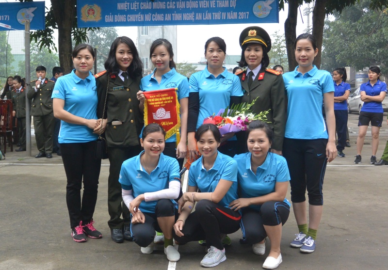Giải đấu quy tụ gần 100 vận động viên chia làm 11 đội tuyển tham gia tranh tài