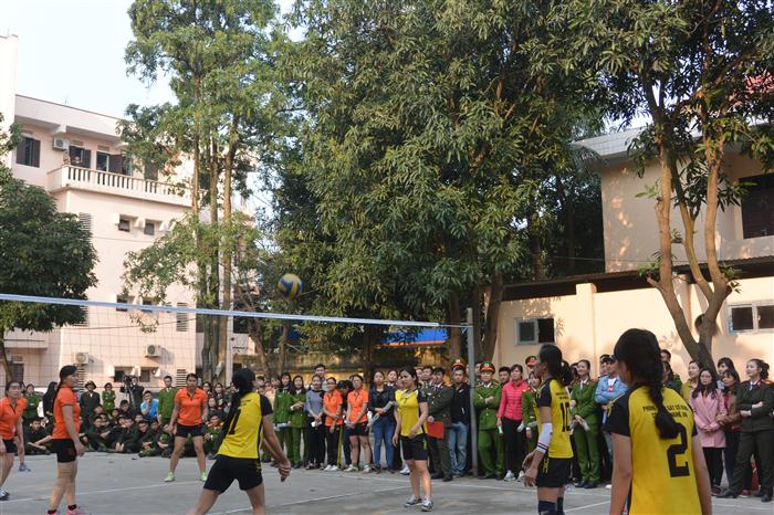 Đội nữ CSCĐ giành chiến thắng áp đảo và tiếp tục đăng quan ngôi vô địch lần 2