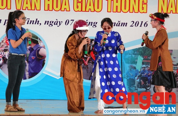  Hoạt động sân khấu hóa trong phong trào “Thanh niên với văn hóa giao thông” được tuổi trẻ tích cực hưởng ứng