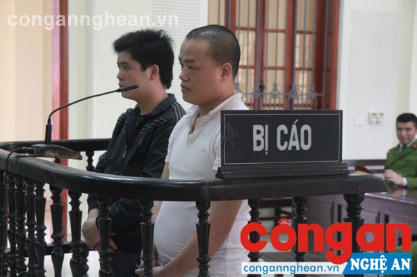 Hai bị cáo tại phiên tòa