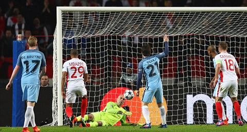 Mbappe mở tỉ số ngay phút thứ 7
