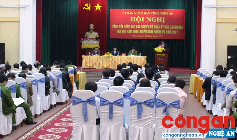 Toàn cảnh Hội nghị.