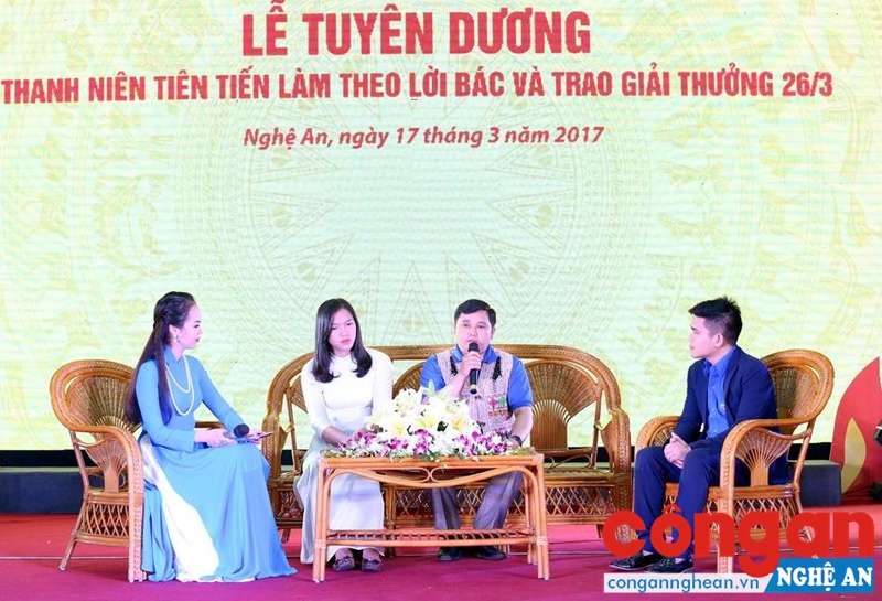 Các điển hình thanh niên tiêu biểu tham gia giao lưu