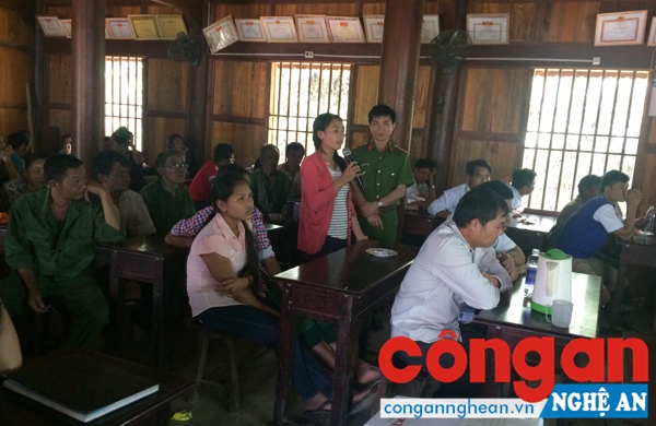 Buổi tuyên truyền đã thu hút sự tham gia đông đảo của bà con dân bản
