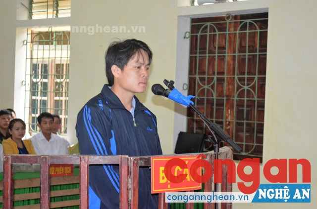 Bị cáo Vi Văn Hoài tại phiên tòa
