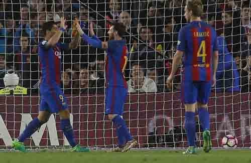 Barca nhọc nhằn đánh bại Sociedad sau 45 phút 