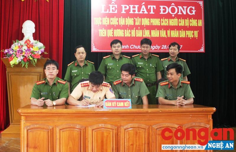 Các đội nghiệp vụ ký giao ước thi đua thực hiện cuộc vận động