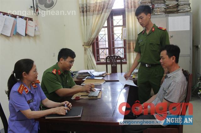 Cơ quan điều tra phối hợp giám định tang vật trong Chuyên án 417H