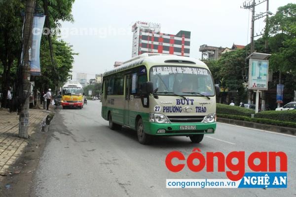 Tuyến xe buýt số 27 Vinh - Thanh Chương đang bị cổ đông “tố” chuyển nhượng chui