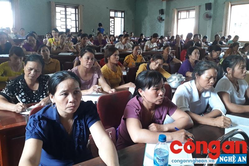 Các đại biểu tham dự buổi tuyên truyền