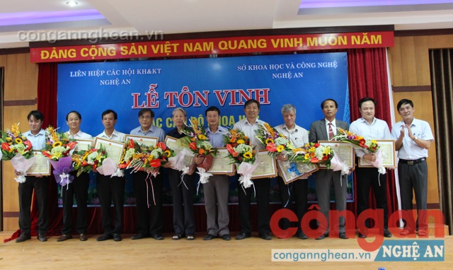 Các Nhà khoa học được tôn vinh năm 2017 thuộc nhiều lĩnh vực khác nhau