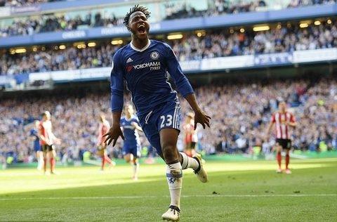 Batshuayi lập cú đúp trong phút bù giờ khép lại thắng lợi 5-1
