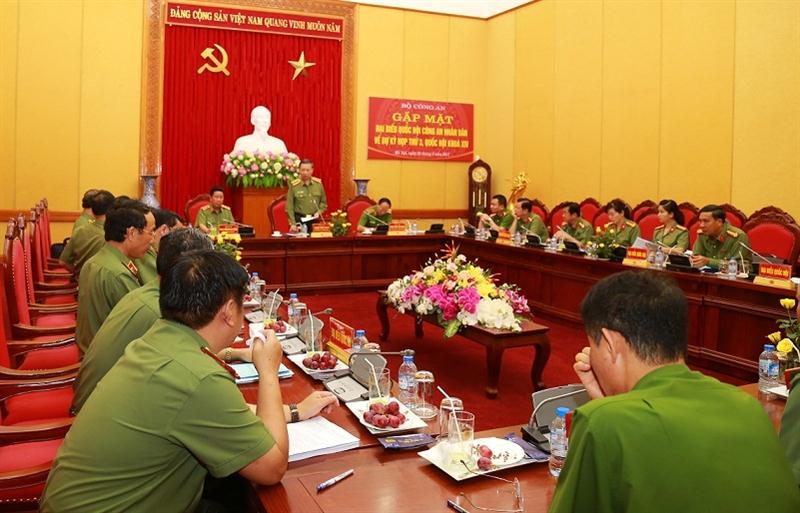 Toàn cảnh buổi gặp mặt các đại biểu Quốc hội CAND.
