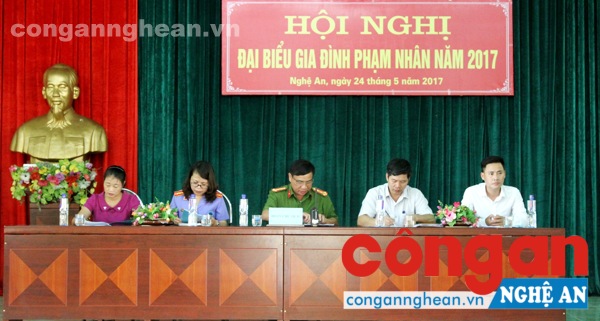 Ban Hội nghị.