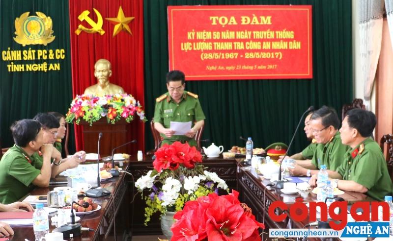 Đồng chí Đại tá Đào Hồng Lập, Phó Bí thư Đảng ủy, Phó Giám đốc Cảnh sát PC&CC tỉnh phát biểu ghi nhận những thành tích mà lực lượng Thanh tra Cảnh sát PC&CC tỉnh đã đạt được trong thời gian qua.