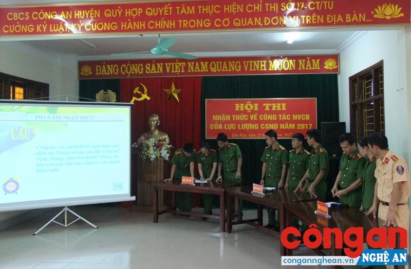 Các đội tham gia phần thi trả lời câu hỏi.