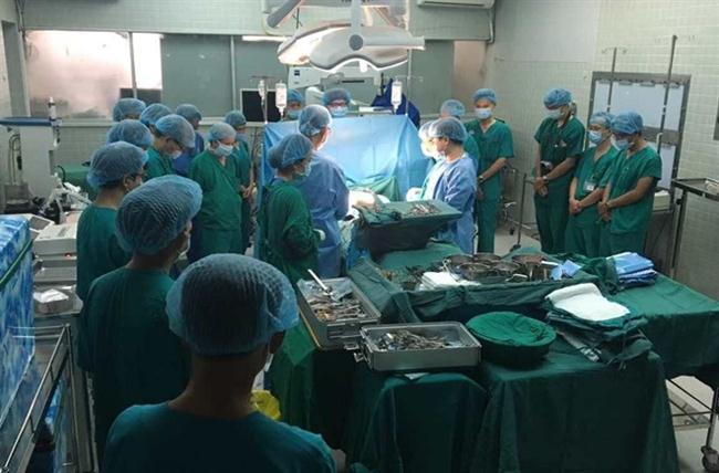 Mặc niệm tri ân người hiến tạng trước giờ phẫu thuật.