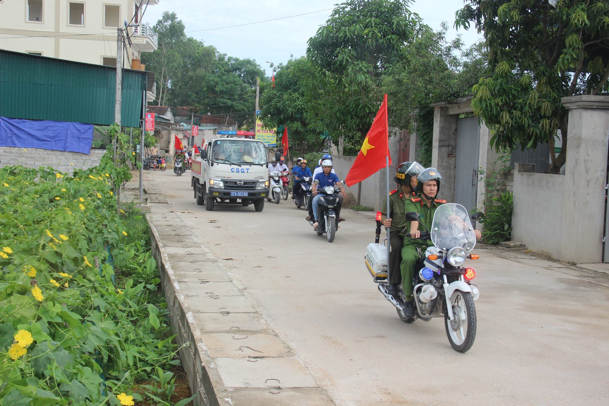 Lễ ra quân với sự tham dự của hàng trăm ĐVTN 