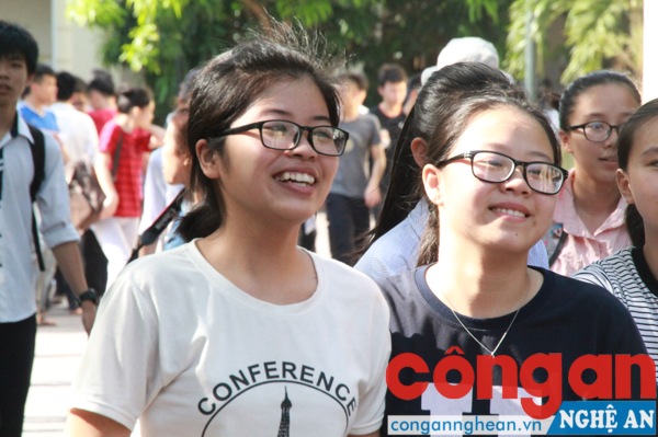 Buổi sáng, đa phần nhiều thí sinh hoàn thành tốt bài thi của mình