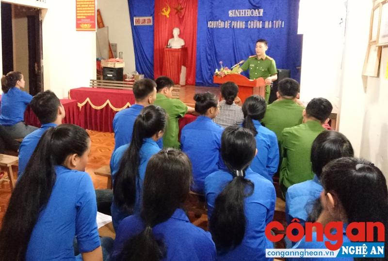 Toàn cảnh buổi sinh hoạt tuyên truyền về phòng, chống ma túy cho đoàn viên, thanh niên