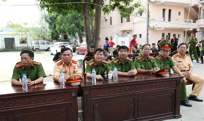 Các đại biểu dự lễ bế mạc