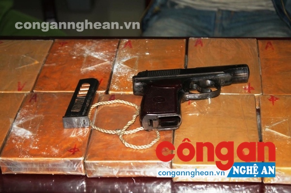 Tang vật ma túy và vũ khí “nóng” liên quan đến vụ án