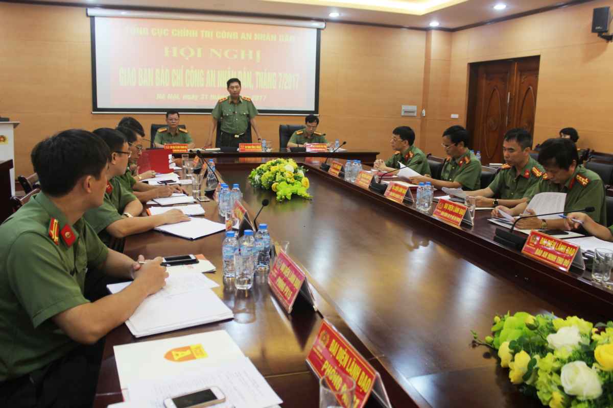 Toàn cảnh hội nghị giao ban
