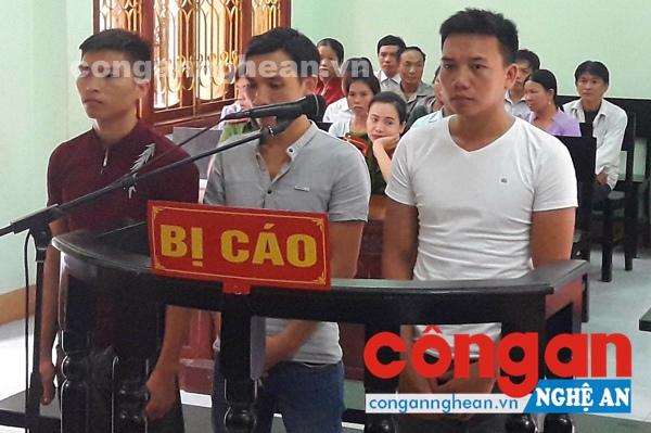 Các bị cáo tại phiên tòa