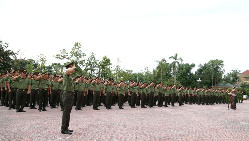 Cán bộ chiến sĩ Công an Nghệ An tại buổi lễ
