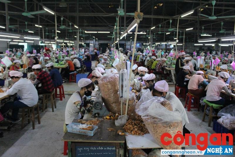 Lĩnh vực sản xuất kinh doanh tiếp tục đóng vai trò quan trọng trong tổng thu nội địa