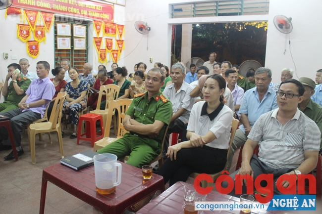 Các đại biểu tham dự buổi lễ ra mắt