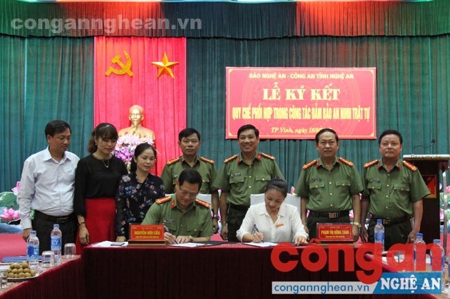 Lãnh đạo hai đơn vị ký kết quy chế phối hợp