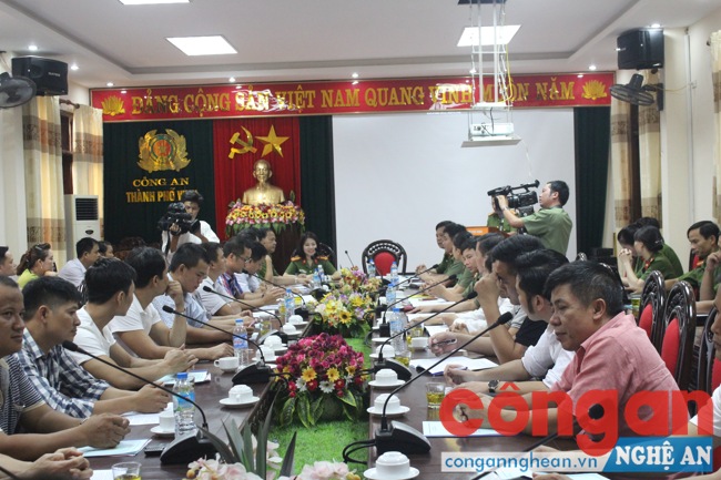 Tại hội nghị