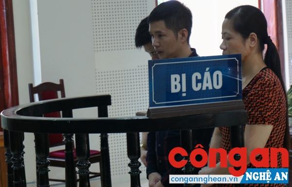Các bị cáo trước vành móng ngựa