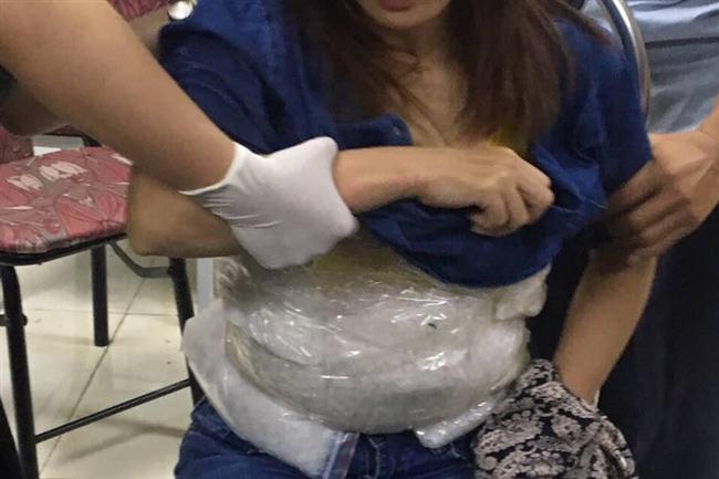 Mang ma túy quấn quanh bụng giả làm bà bầu