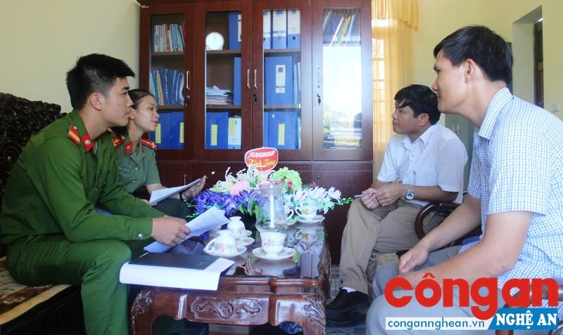 Công an TX Cửa Lò phối hợp với Ban giám hiệu Trường THPT Cửa Lò 2 bàn kế hoạch đảm bảo ANTT tại trường học