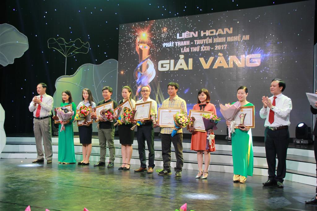 Các tác giả đoạt giải Vàng