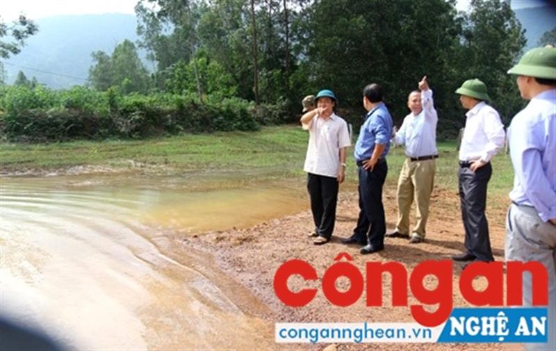 Lãnh đạo Sở Nội vụ thực địa để phân định địa giới hành chính giữa 2 huyện Nghi Lộc và Đô Lương