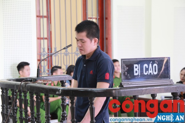 Bị cáo Trần Hữu Dũng tại tòa