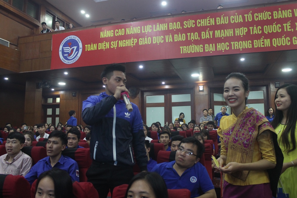 Chương trình khai mạc với nhiều hoạt động giao lưu sôi nổi