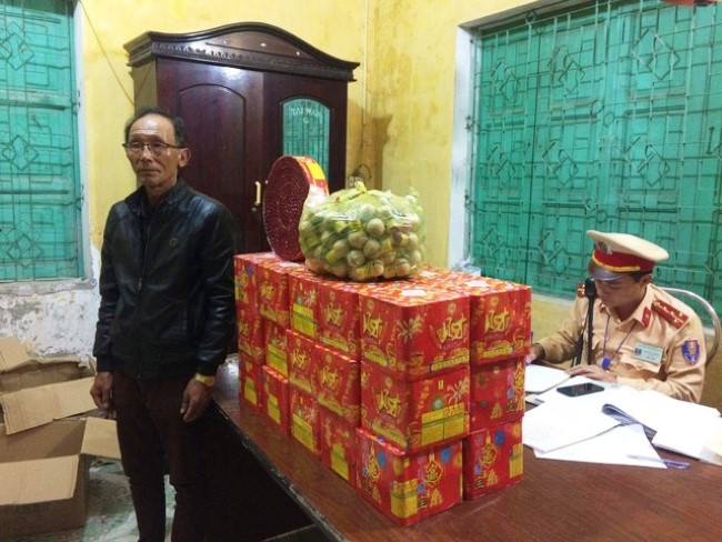 Đối tượng Phạm Ngọc Chánh và tâng vật 70 kg pháo nhập lậu