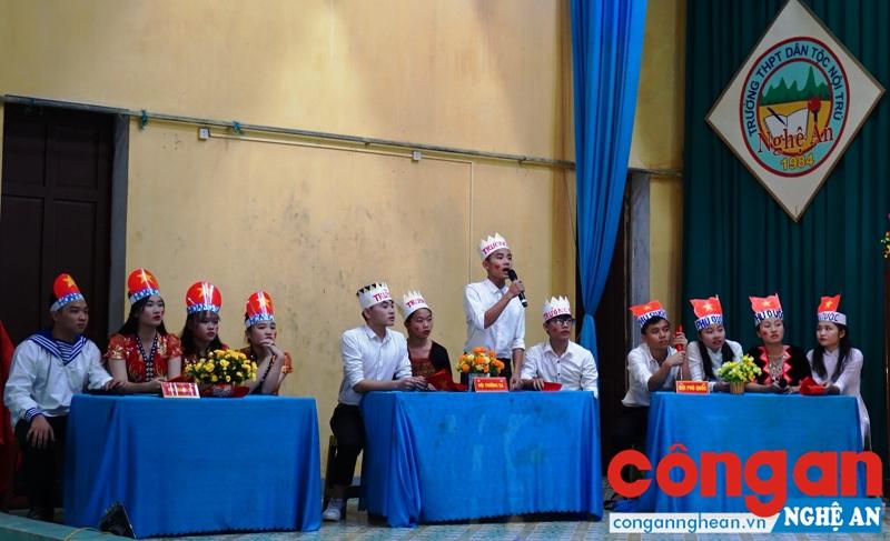 Các đội thi thể hiện sự am hiểu kiến thức về biển đảo Việt Nam