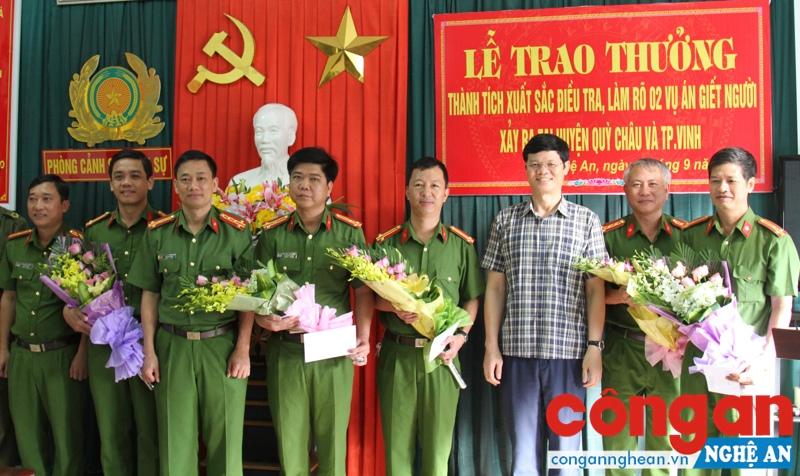 UBND tỉnh trao thưởng cho Phòng CSHS vì thành tích nhanh chóng điều tra, truy bắt hung thủ giết người