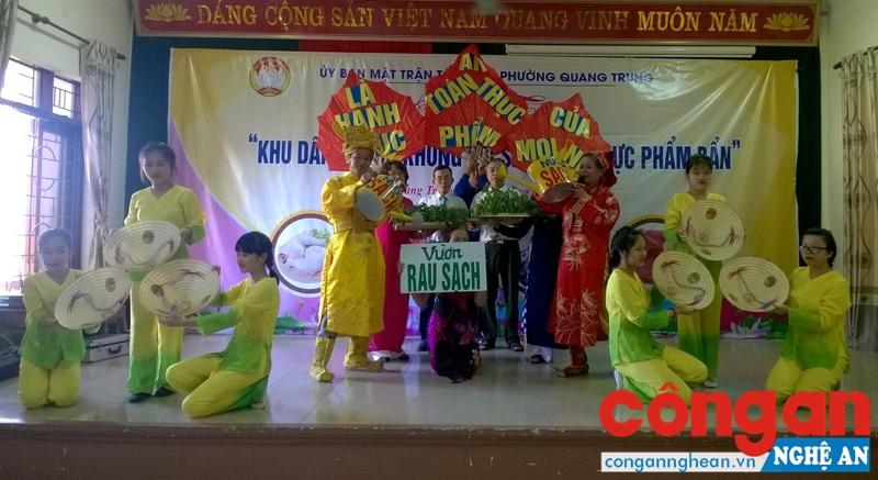  Một tiểu phẩm trong Hội thi “Khu dân cư nói không với thực phẩm bẩn” năm 2017 do UBMTTQ tỉnh phát động